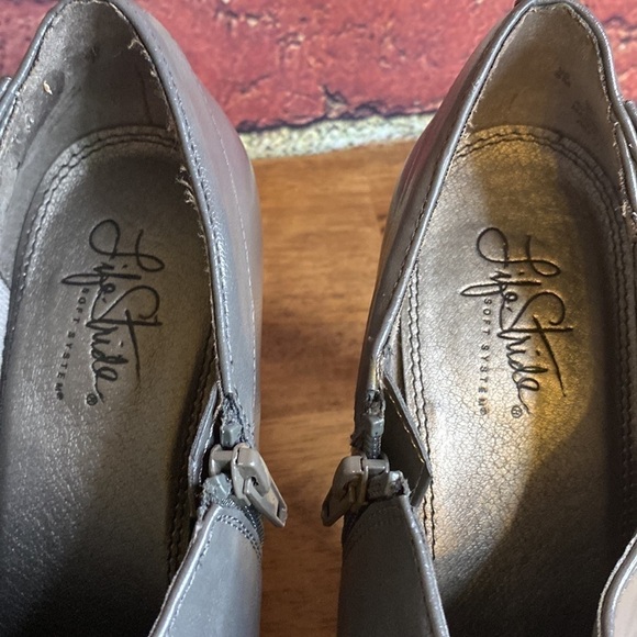 Life Stride Comfort Grey Platform Round Toe Heeled Bootie Size 8 - Picture 11 of 14